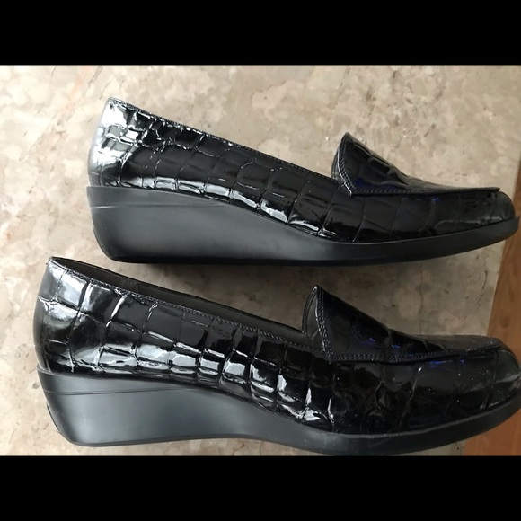 Shoes - Picture 2 of 3